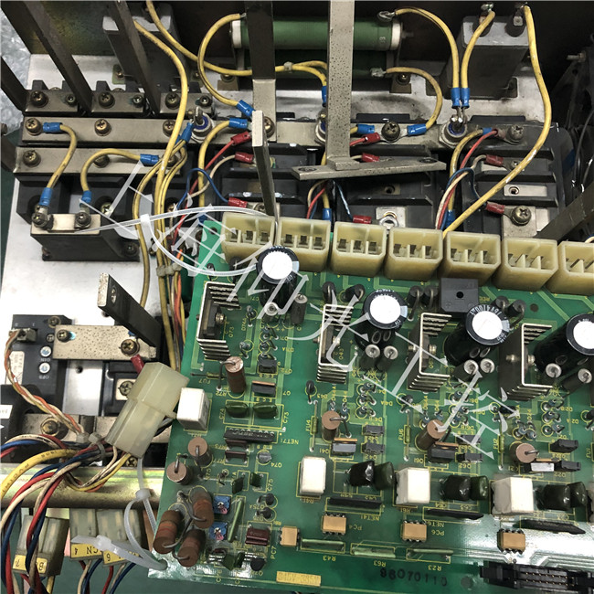 西威變頻器AVY2075-EBL-BR4負載出現(xiàn)短路維修方案