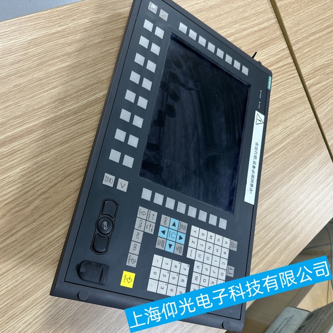 南昌西門子數(shù)控系統(tǒng)SINAMICS V70開機過程中走到一半就不動故障維修公司